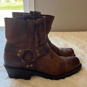 EUC Cabela's Brown Leather Boots